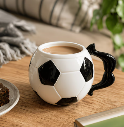サッカーボール セラミックマグカップ、クリエイティブなサッカー テーマ コーヒーカップ、スポーツスタイル ウォーターカップ、ホームオフィス用、サッカーファンへのギフトに最適