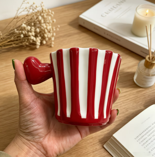 創造的なセラミックコーヒーマグ、カップル向けマグセット、磁器ティーカップ、ホームオフィスでの日常使用に最適なギフト